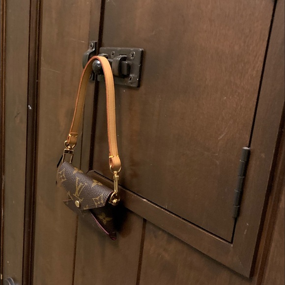 🌈LV Kirigami Pochette as wristlet - Picture 5 of 8